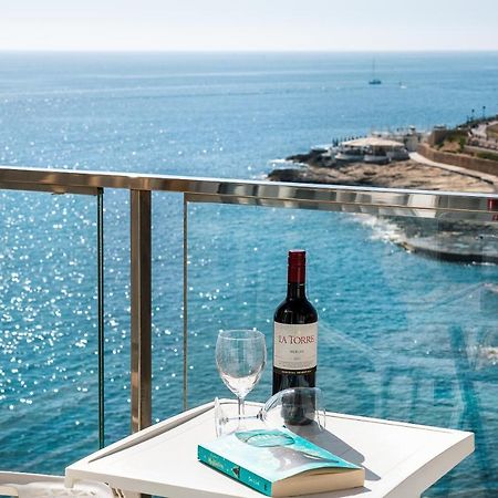 Scenic Seafront Duplex Apartment In スリーマ エクステリア 写真